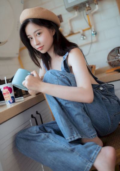 将军摸着她的双乳高H_720免费观看